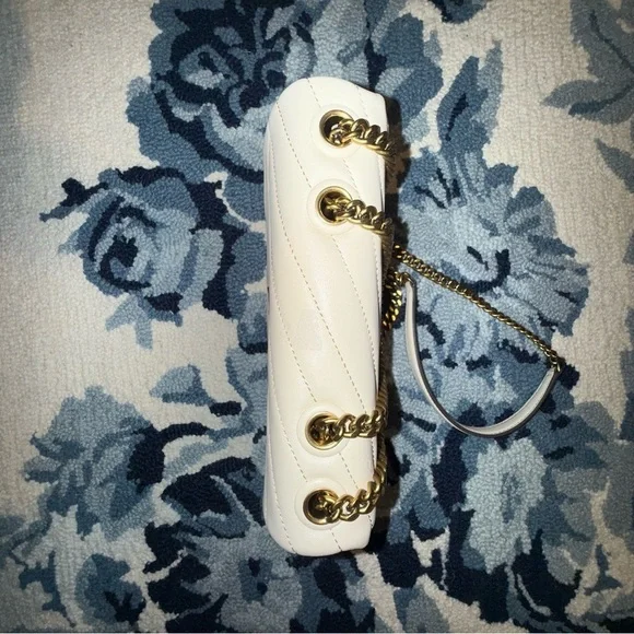 Tory Burch Small Cream Kira Chevron Leather Shoulder Bag - Picture 2 of 16